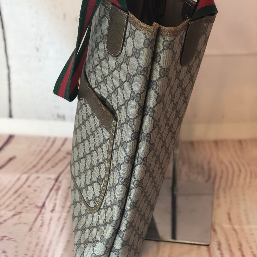 Sold Authentic Gucci tote - Picture 6 of 8